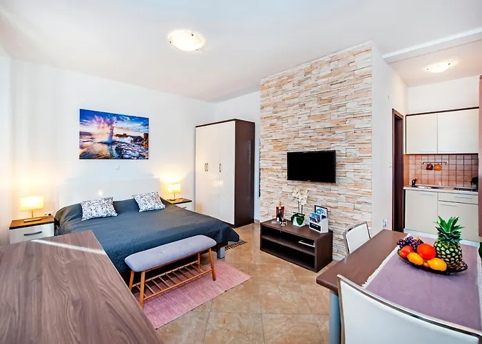 F&R Apartments