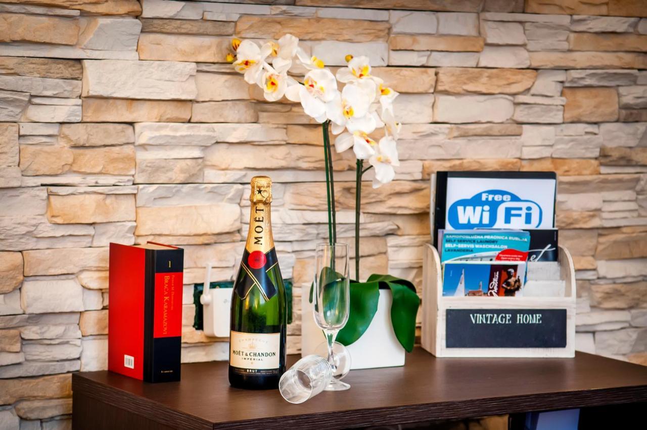 F&r Apartment *